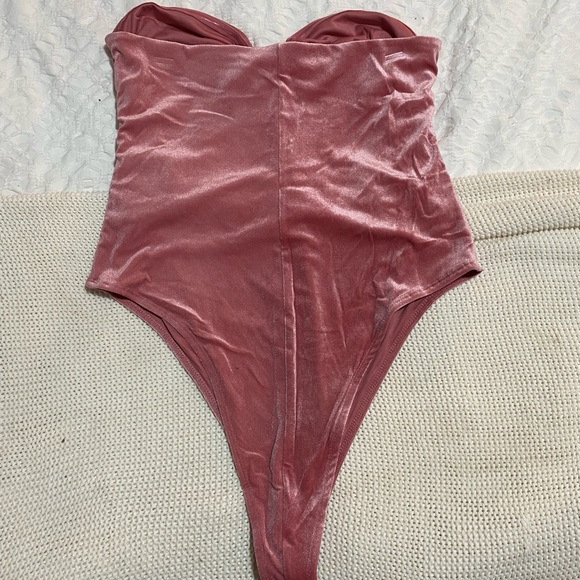 Pink bodysuit - Picture 5 of 5